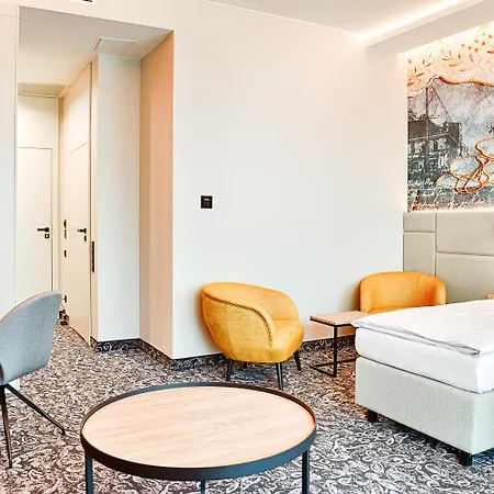 The Loom 4* Λοτζ